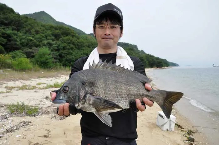 女性でも楽しめるチヌ渚釣り／広島 立石東浜（香川県丸亀市・岡山県下津井出船） 釣りぽ