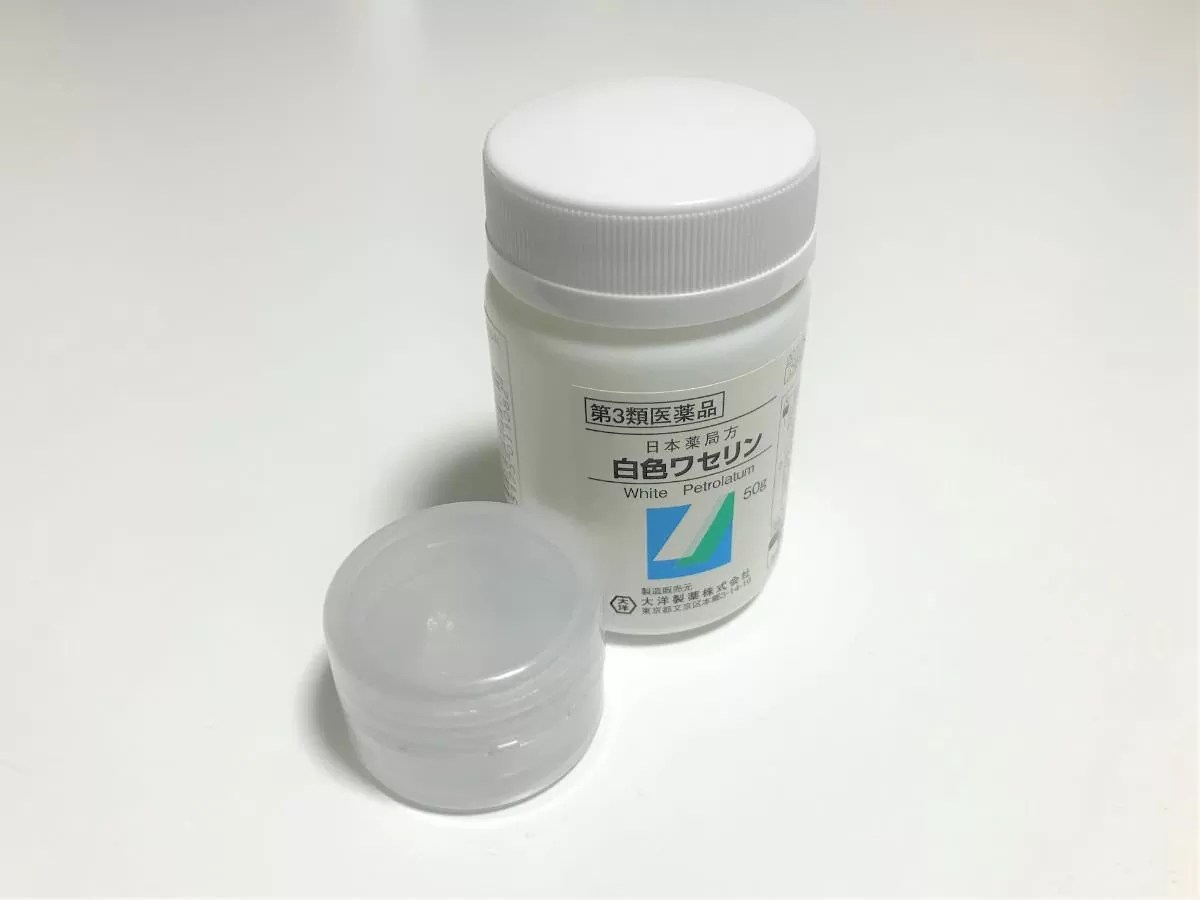 つらい症状に！花粉症に効果的な３つの裏ワザ - いまトピ ワセリンの保湿パワーすごい。鼻の乾燥ストップ！ – Tsutachi.co