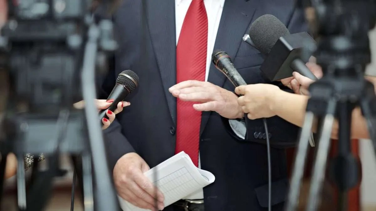 How To Create an Effective Public Apology Tucker/Hall