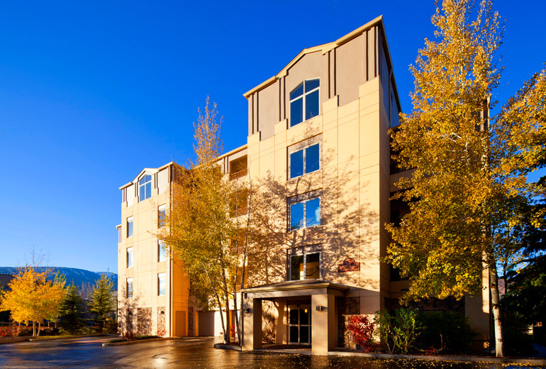 Sheraton Lakeside Terrace Villas at Mountain Vista description