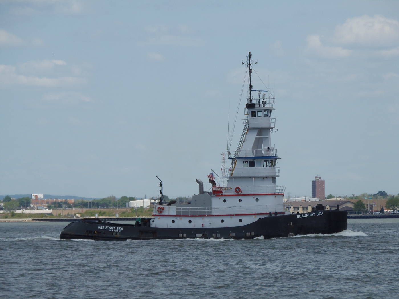 Iron Eagle tugster a waterblog