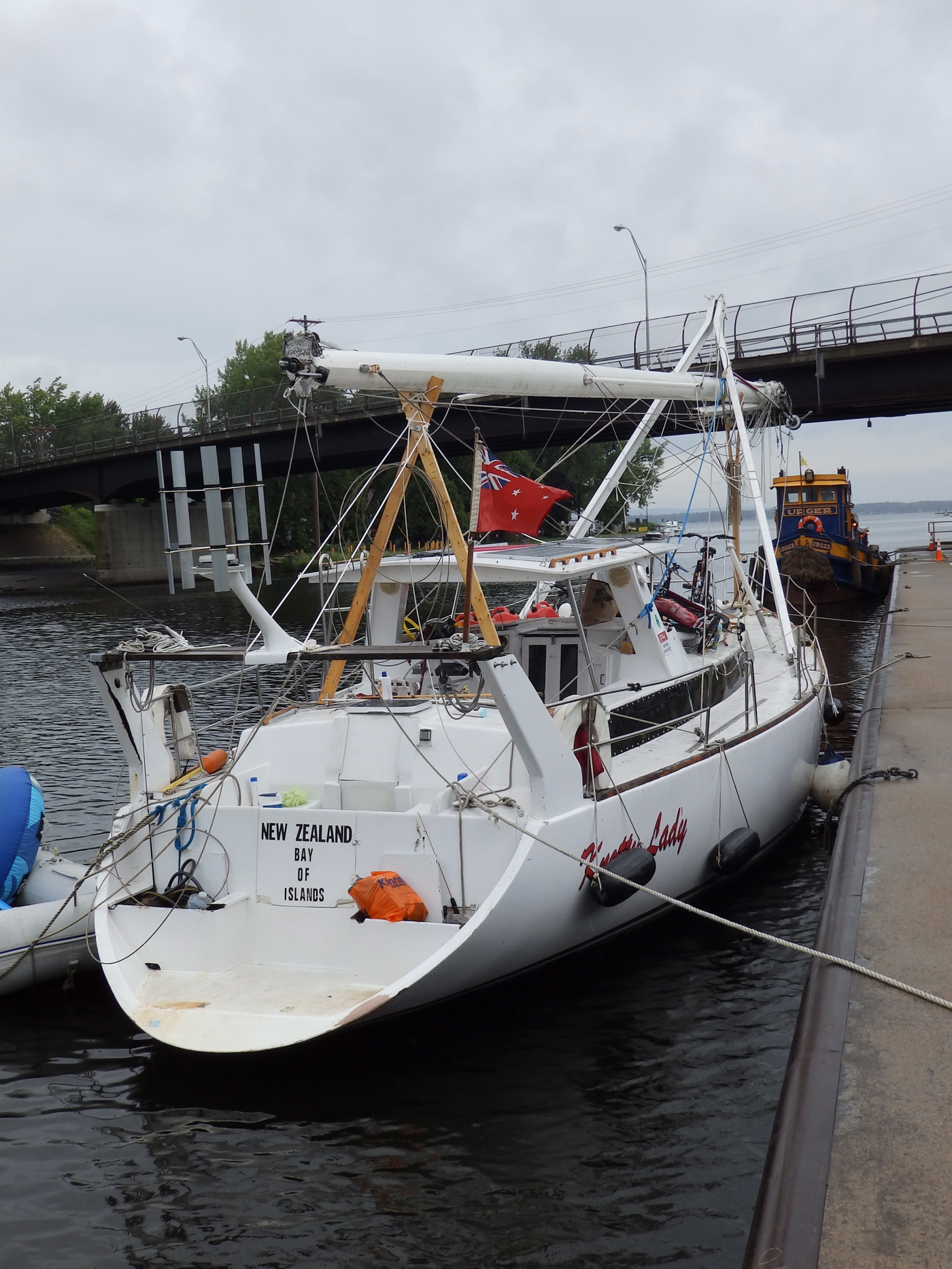recreational boats on the Erie Canal tugster a waterblog