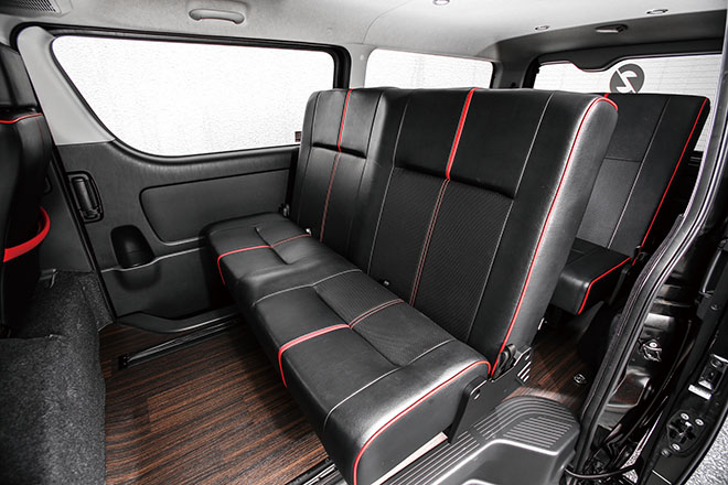 ハイエース ワゴンGl・8人乗り・2段ベット・18インチAw(愛知)の中古車詳細 | 中古車なら【カーセンサーNet】 ハイエースの快適さを約束するマルチシート！4ナンバーのままで8人乗りを実現！