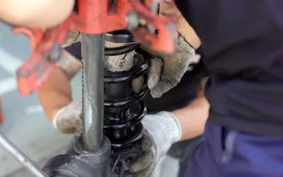 Solve Your Mercedes' Noisy Struts at the Best Garage in Louisville