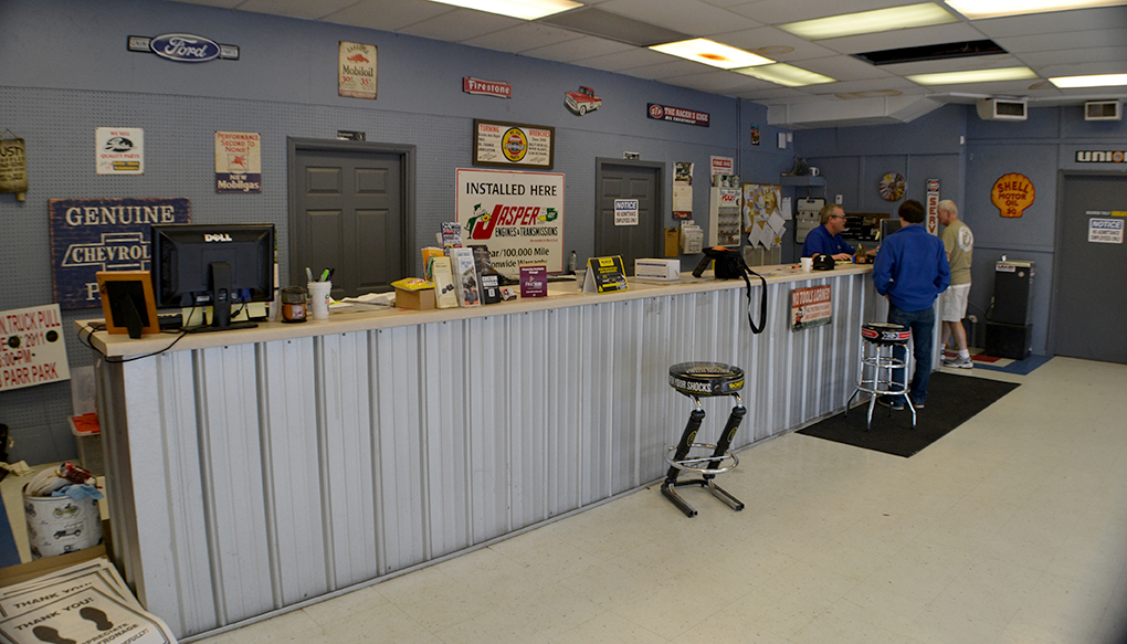 FrontDesk Turning Wrenches Auto Repair in Covington, TN
