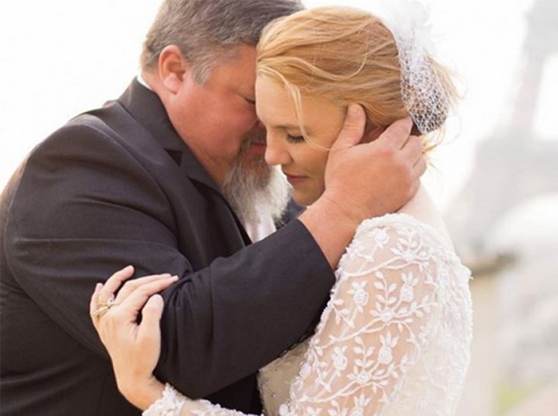 Dad dies minutes after 'fatherdaughter' wedding dance