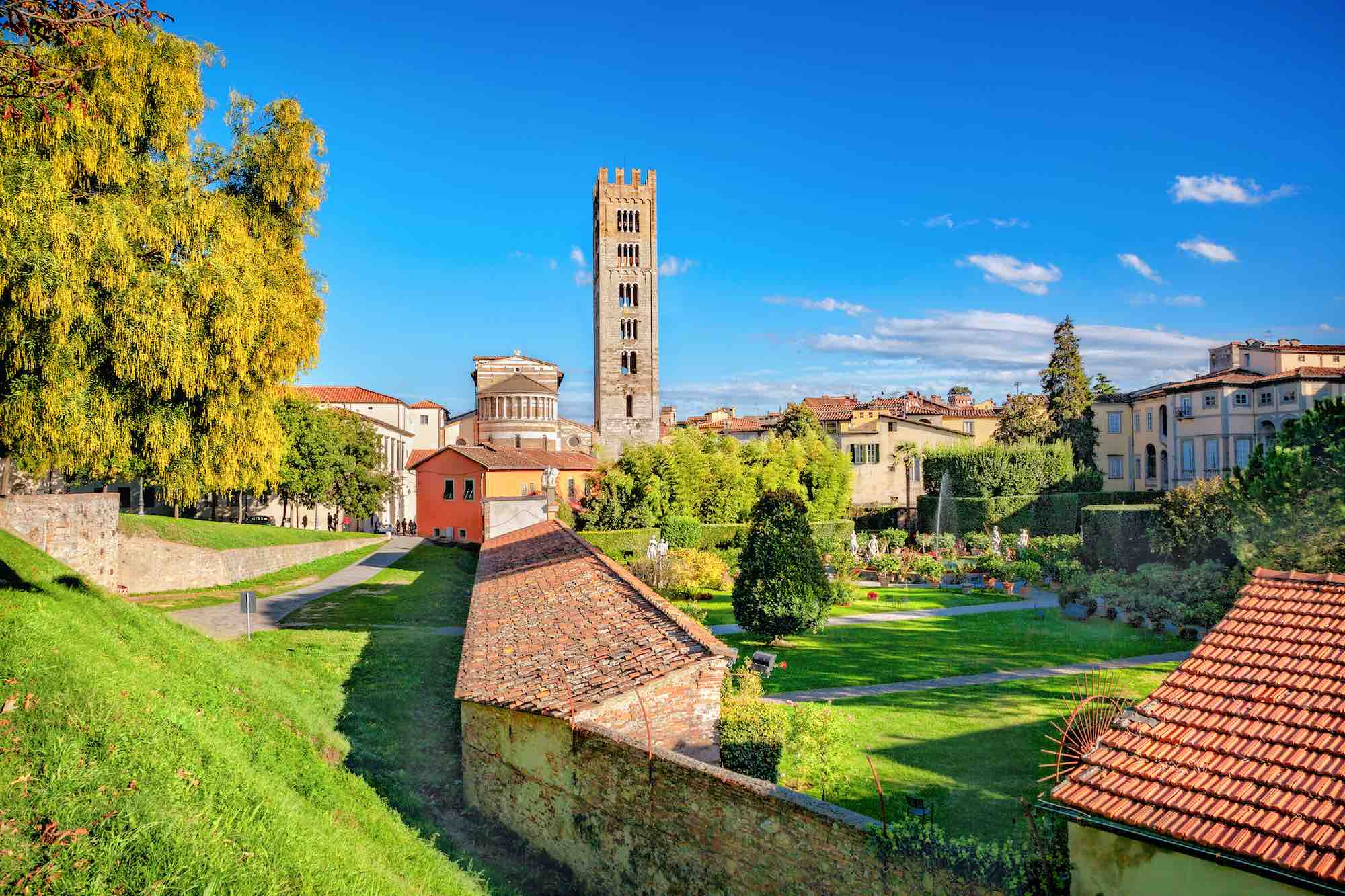 Lucca Apartments and Villas Rentals Tuscan Villas