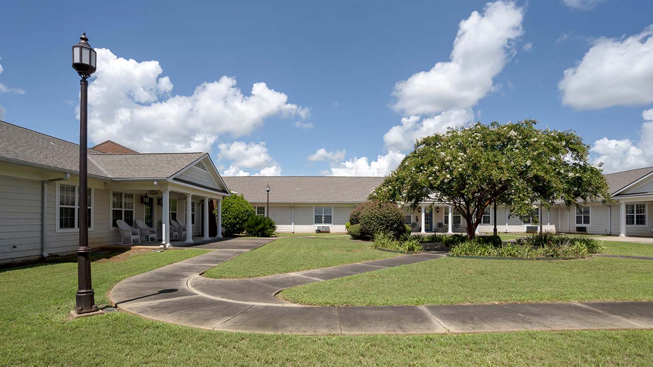 Charlton Place Rehabilitation & Health Care Center Deatsville, AL