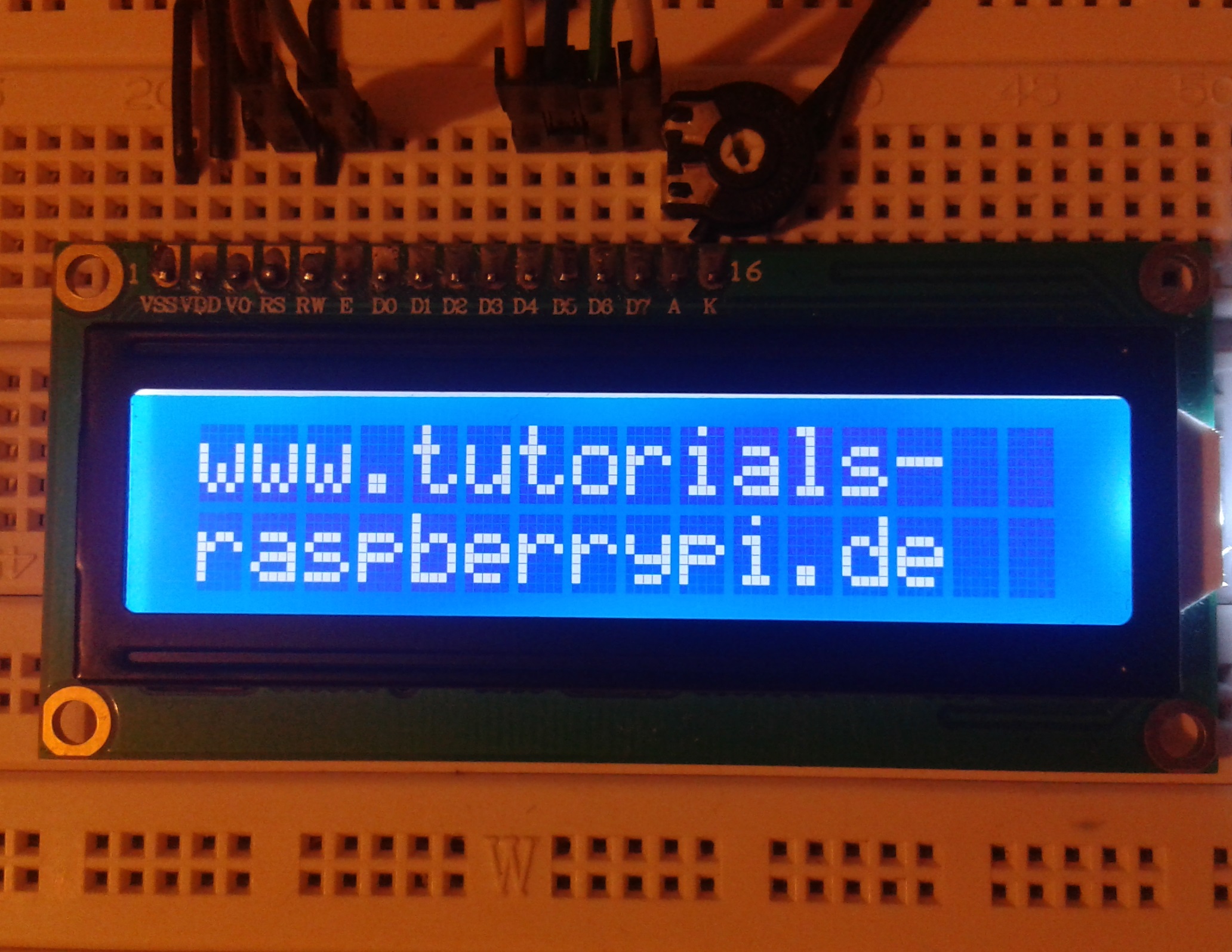 Raspberry Pi LCD Display 16x2 Zeichen anzeigen (HD44780)