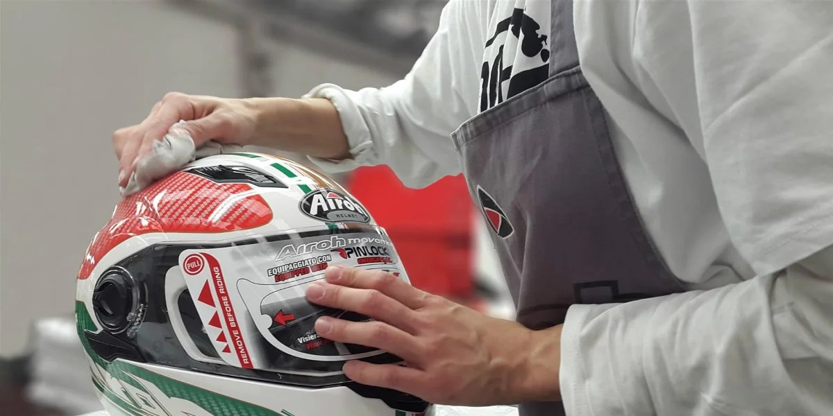 5 Hal yang Perlu Kamu Perhatikan agar Helm Tetap Nyaman dan Aman saat Digunakan! 7