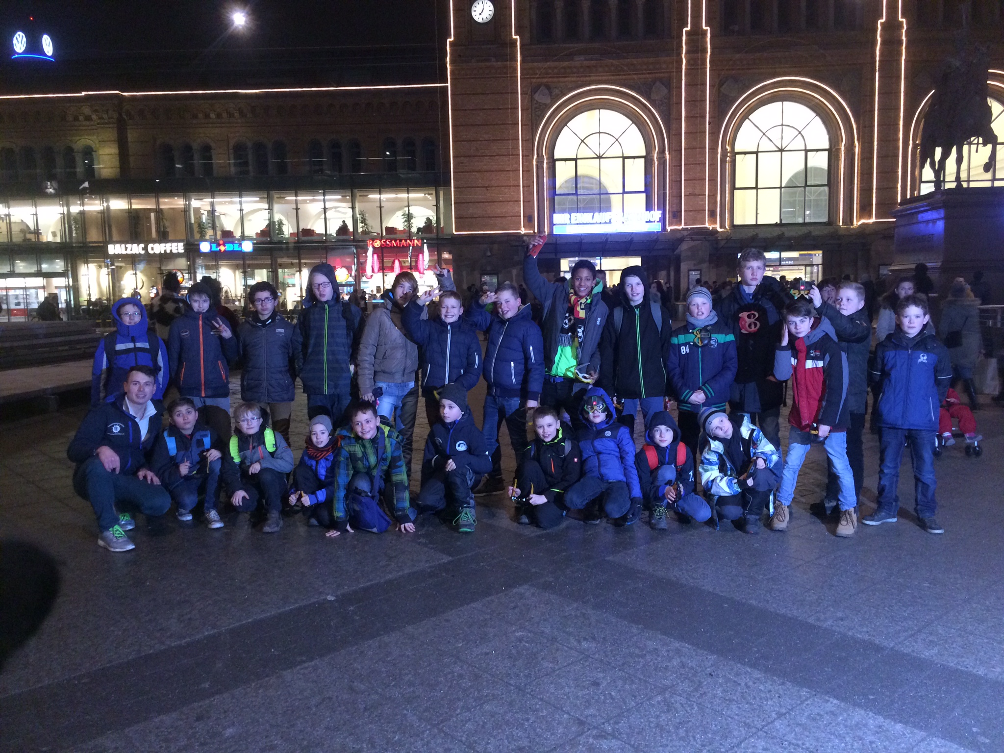 Stadionbesuch in Hannover am 23.01.2016 2. EJugend und DJugend TV