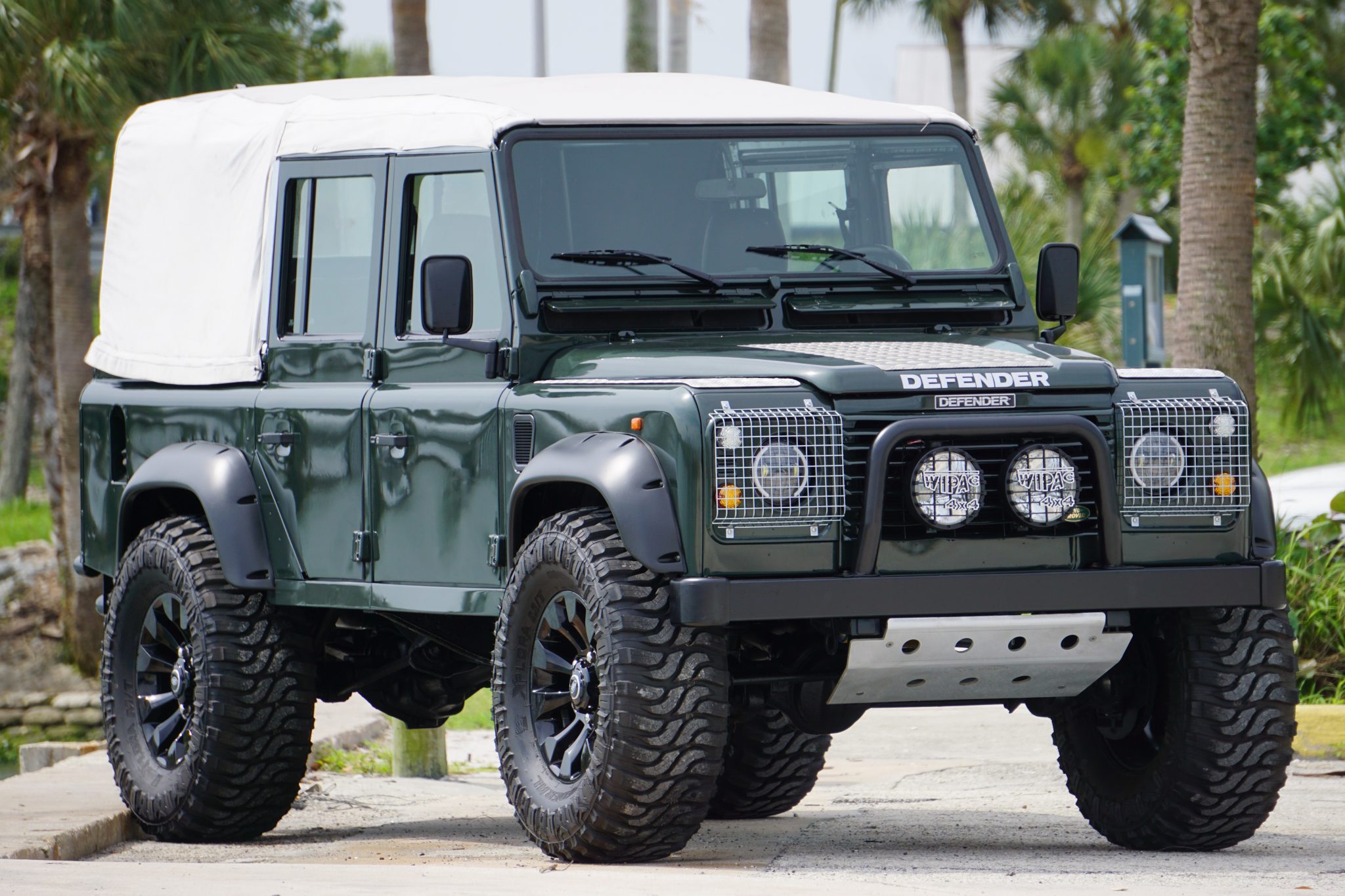 Land Rover Defender 110 Photos, History, Specification