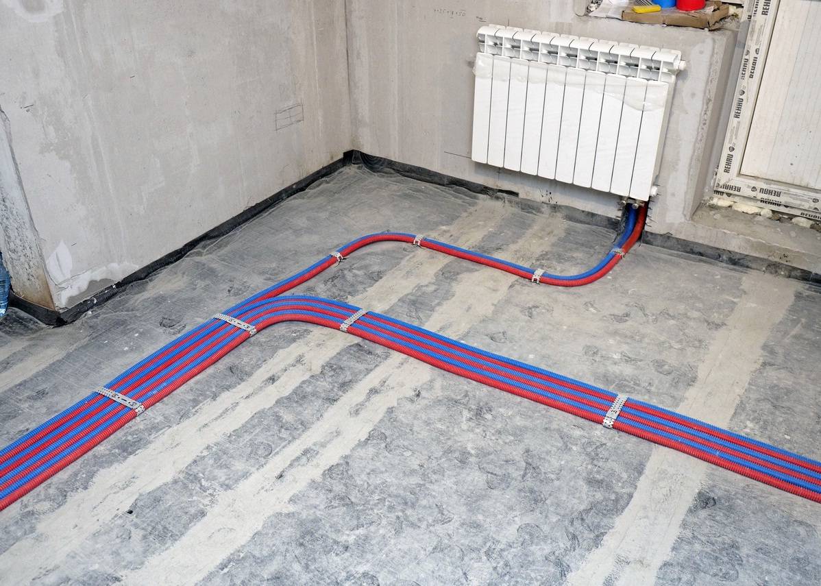Что делать, если произошла протечка трубы отопления в стяжке