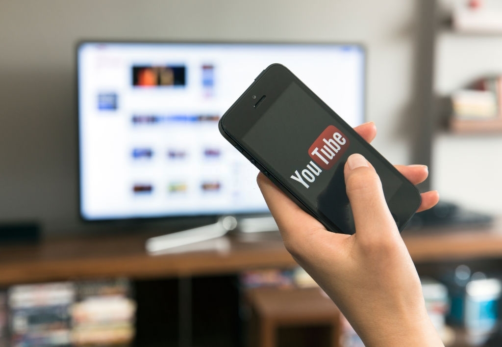Casting YouTube To A TV Easiest Way To YouTube [2020 Guide]