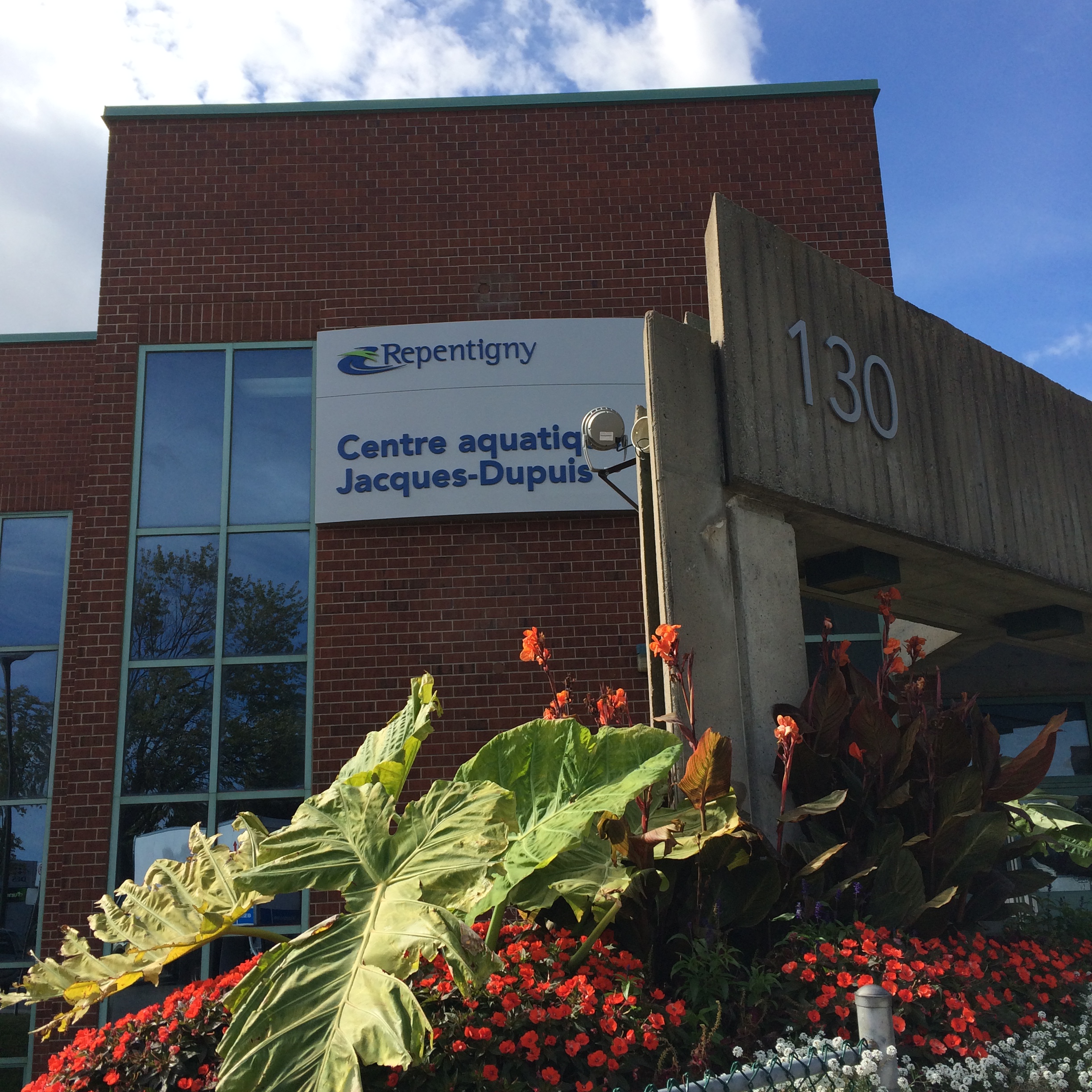 Projet d’installation d’ouvreportes automatiques Le Centre aquatique