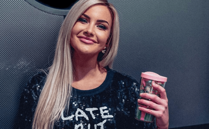 Kat Dunn Dating Reality Steve, Throws Shade At Haters TV Shows Ace