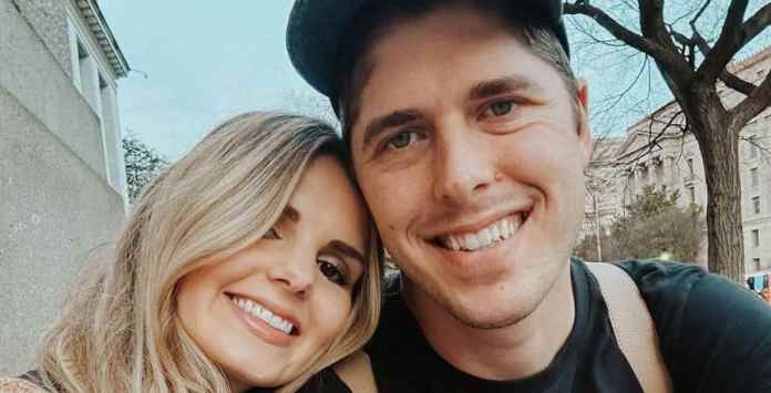 ‘Bringing Up Bates’ Alyssa Bates Glows In 34-Week Bump Update