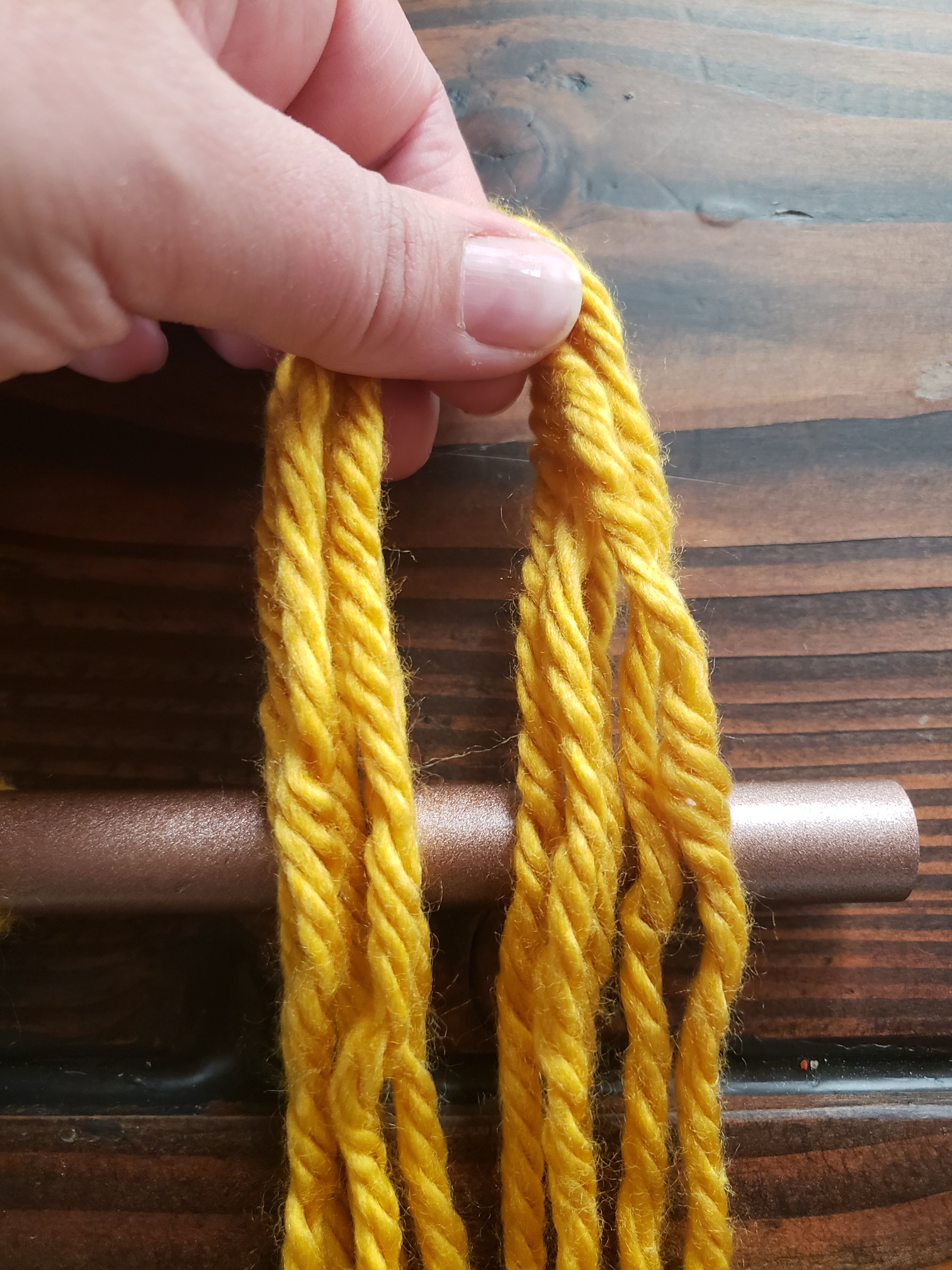 Easy DIY yarn wall hanging twelveOeight