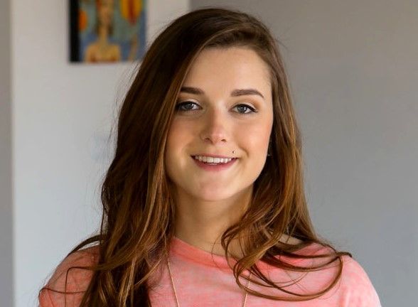 Alex Mae Biography, Wiki, Age, Height, Family & More - Twestar