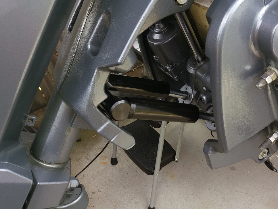 OUTBOARD SUPPORT BRACKET