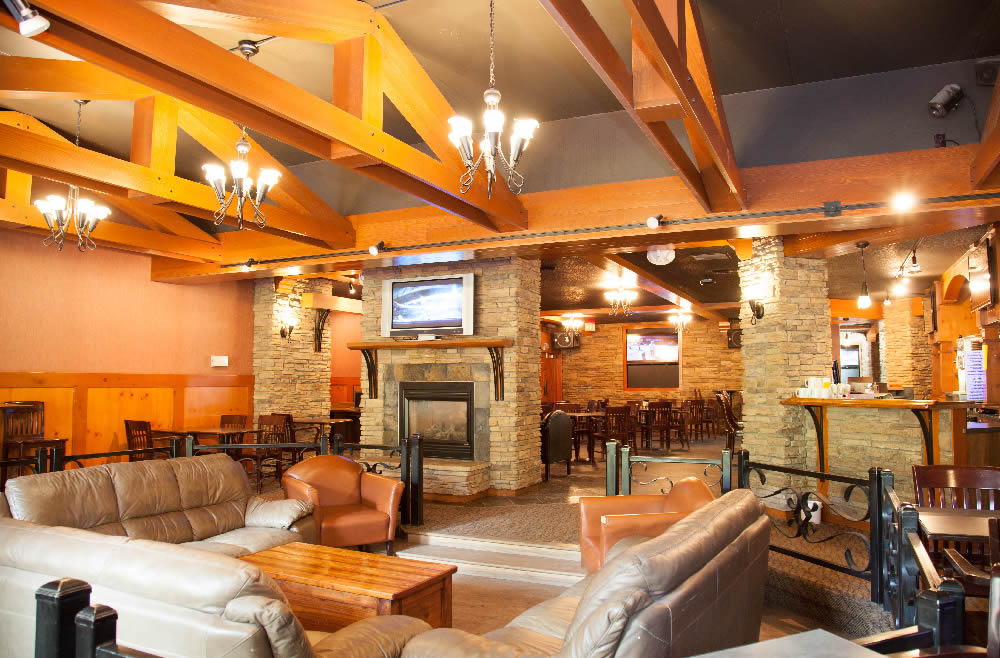 Twin Pine Inn & Suites