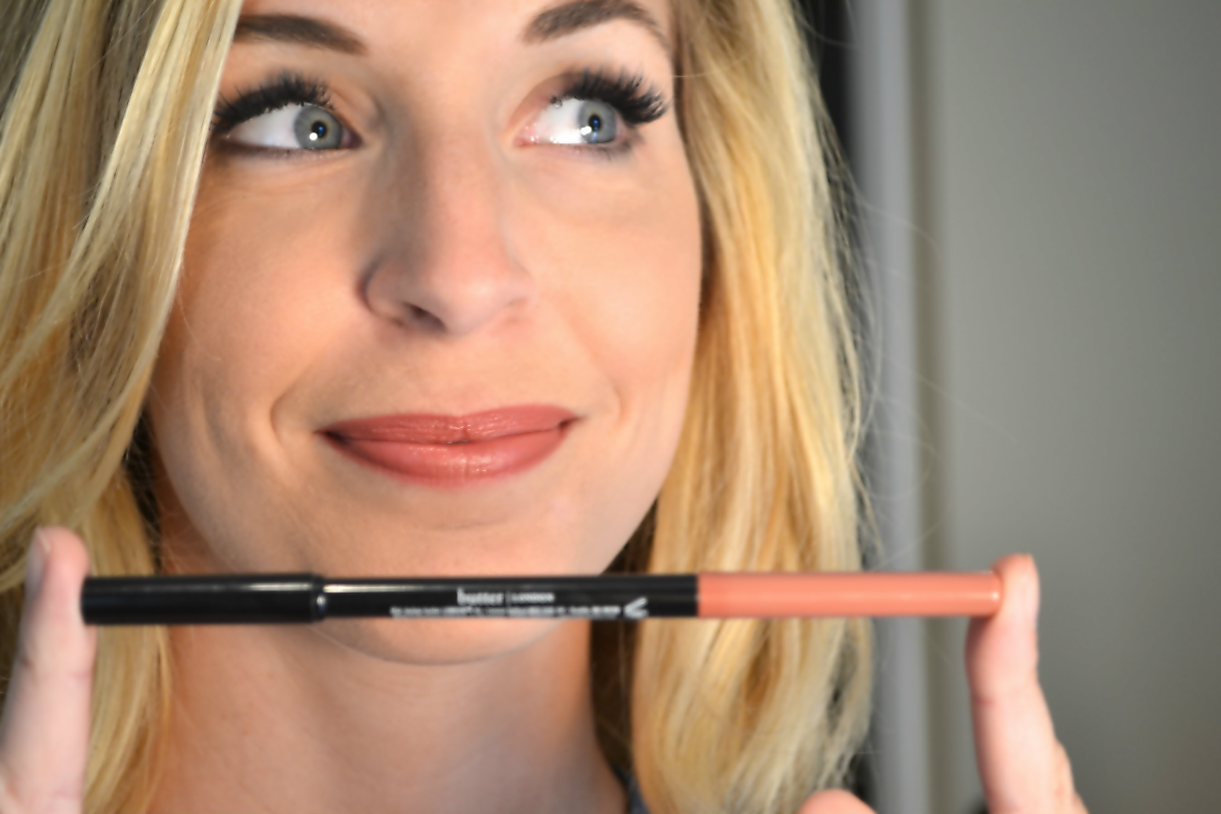 How to accentuate your best facial features in photos Twin Tested