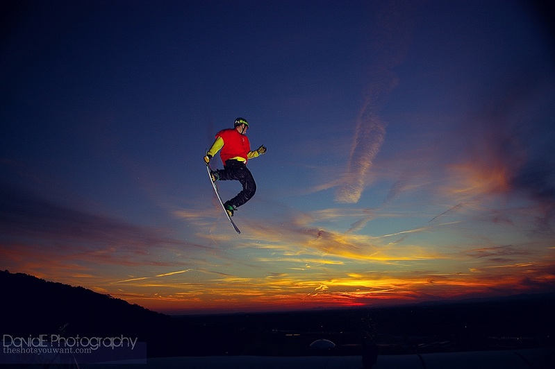 The 5 Essential Snowboard Grabs [20 Pics] » TwistedSifter