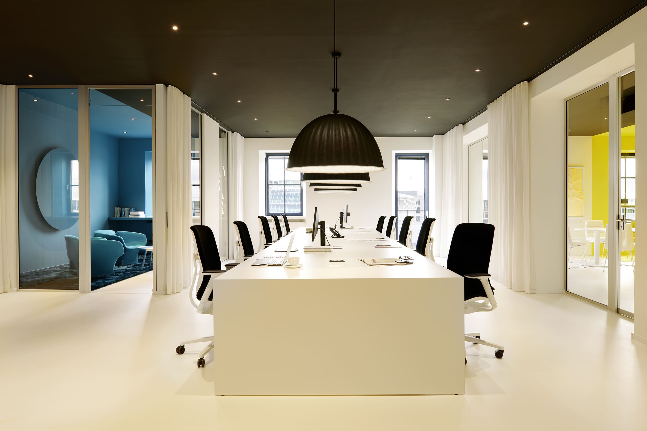 Human Unlimited GmbH. Düsseldorf two_space+product