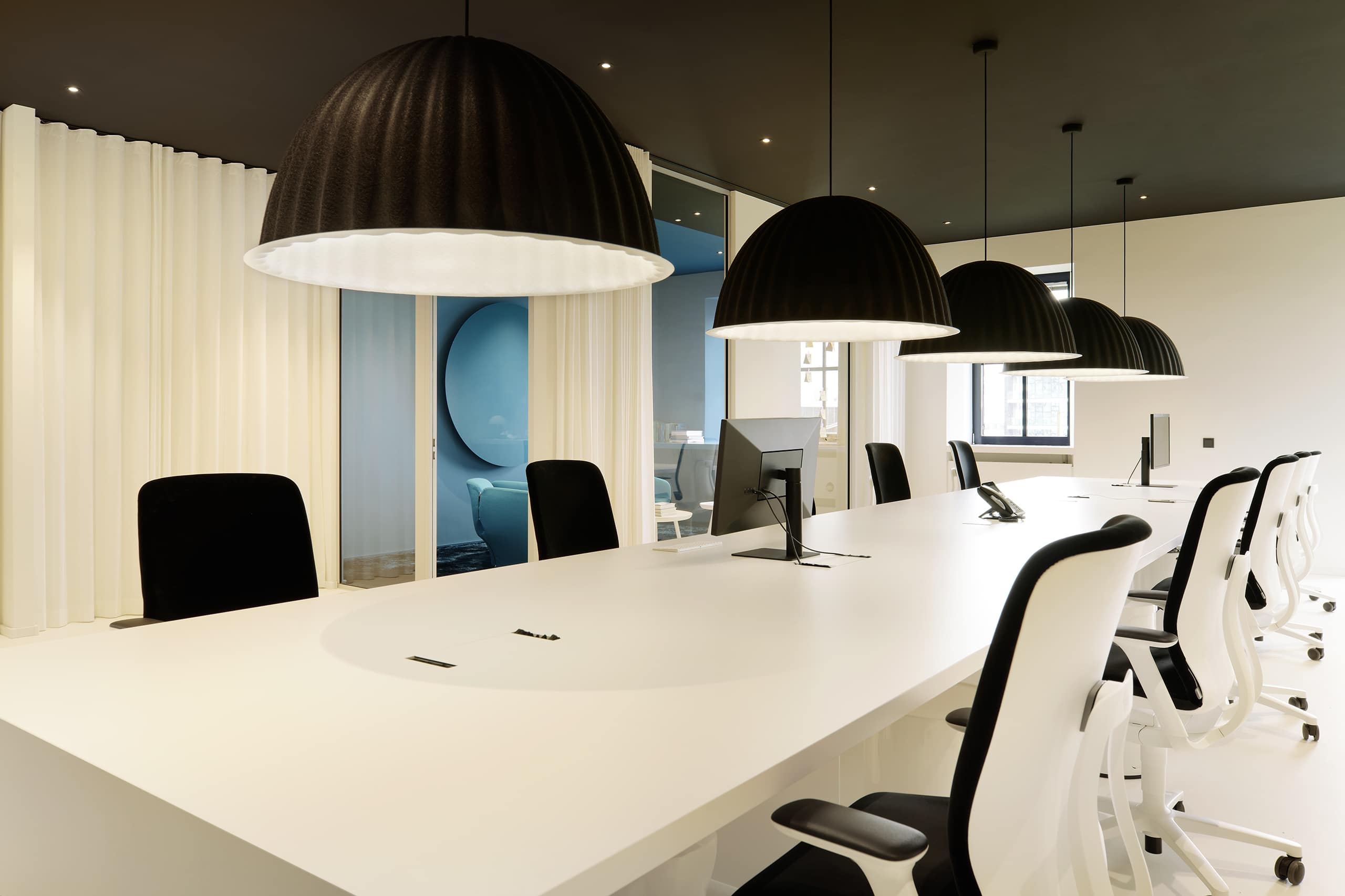 Human Unlimited GmbH. Düsseldorf two_space+product