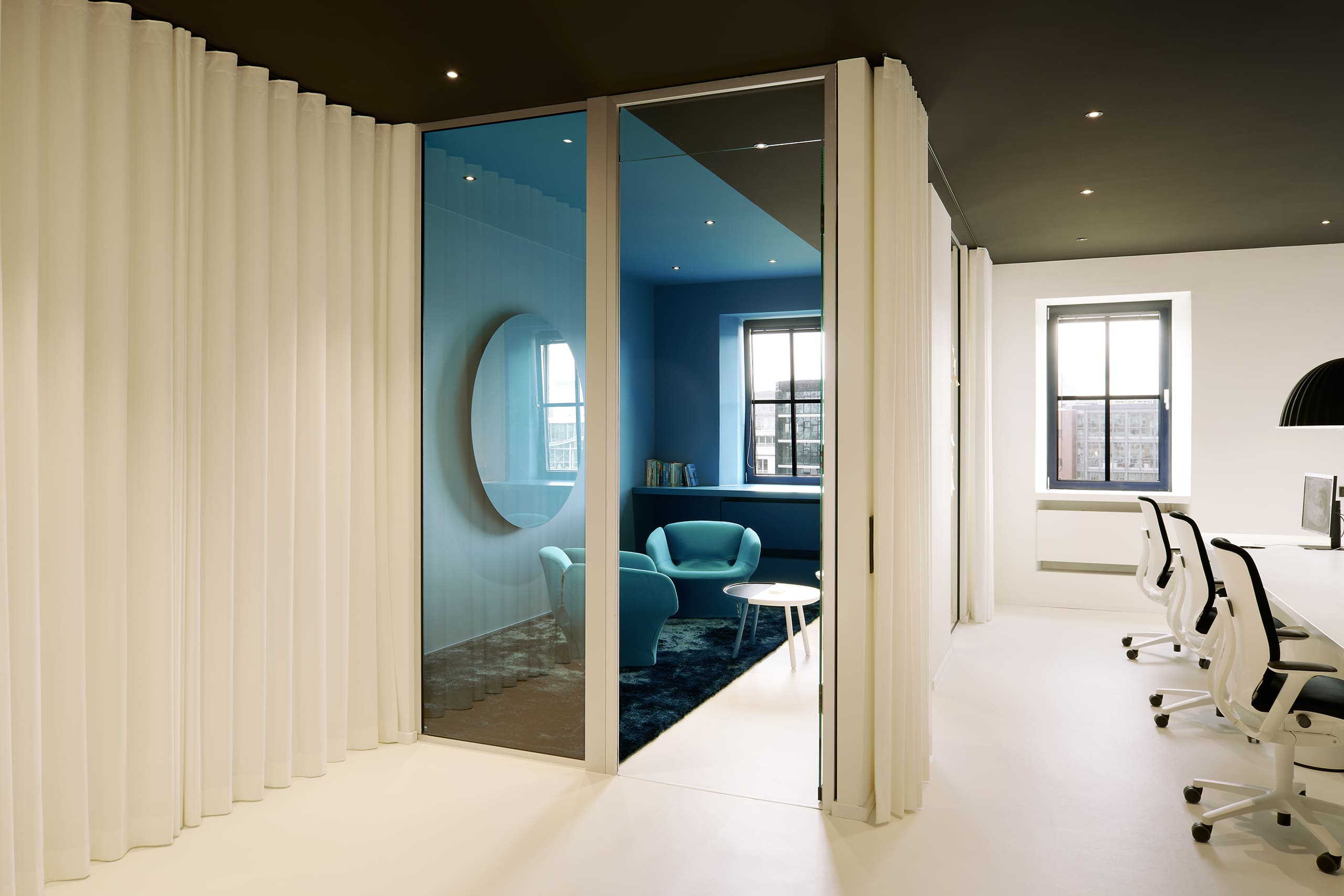 Human Unlimited GmbH. Düsseldorf two_space+product