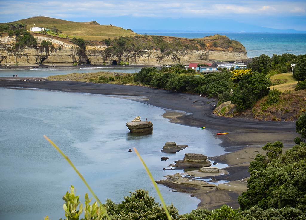 Road Trip Part 11 Mokau (North Island, New Zealand) Two At Sea