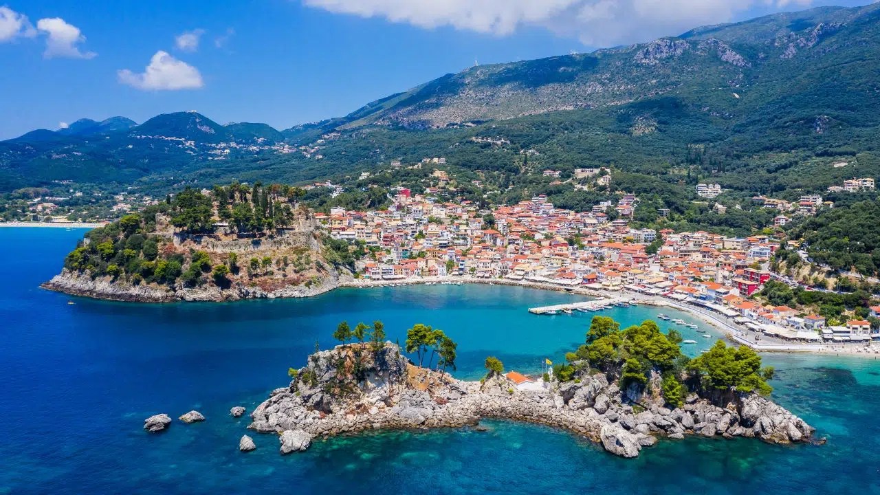 The Best Beach Towns In Greece Two Get Lost