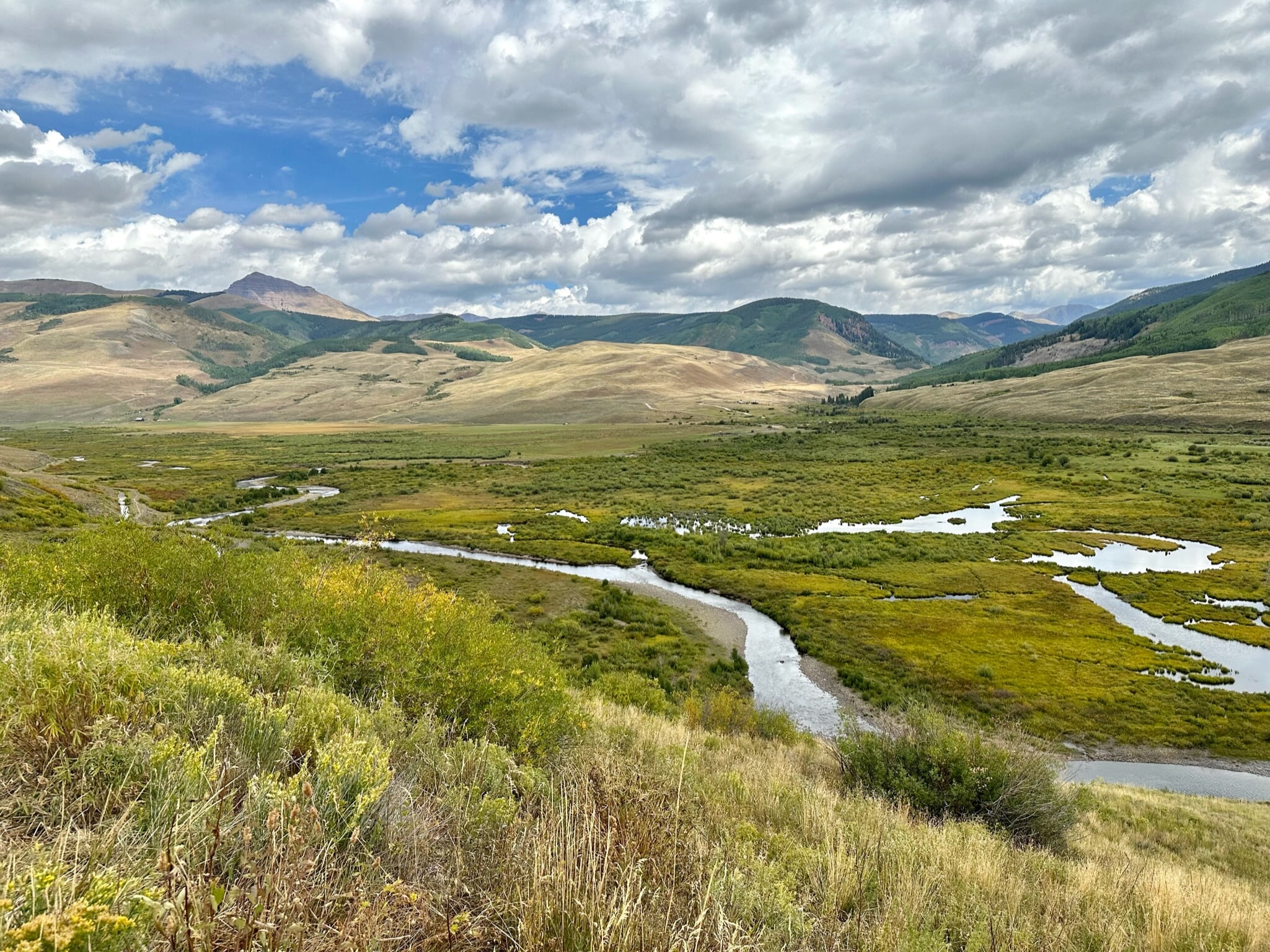 Denver to Crested Butte roadtrip canyons, hot springs, wineries!