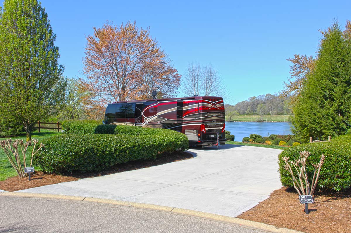 Rates Two Rivers Landing RV Resort in Sevierville, Tennessee