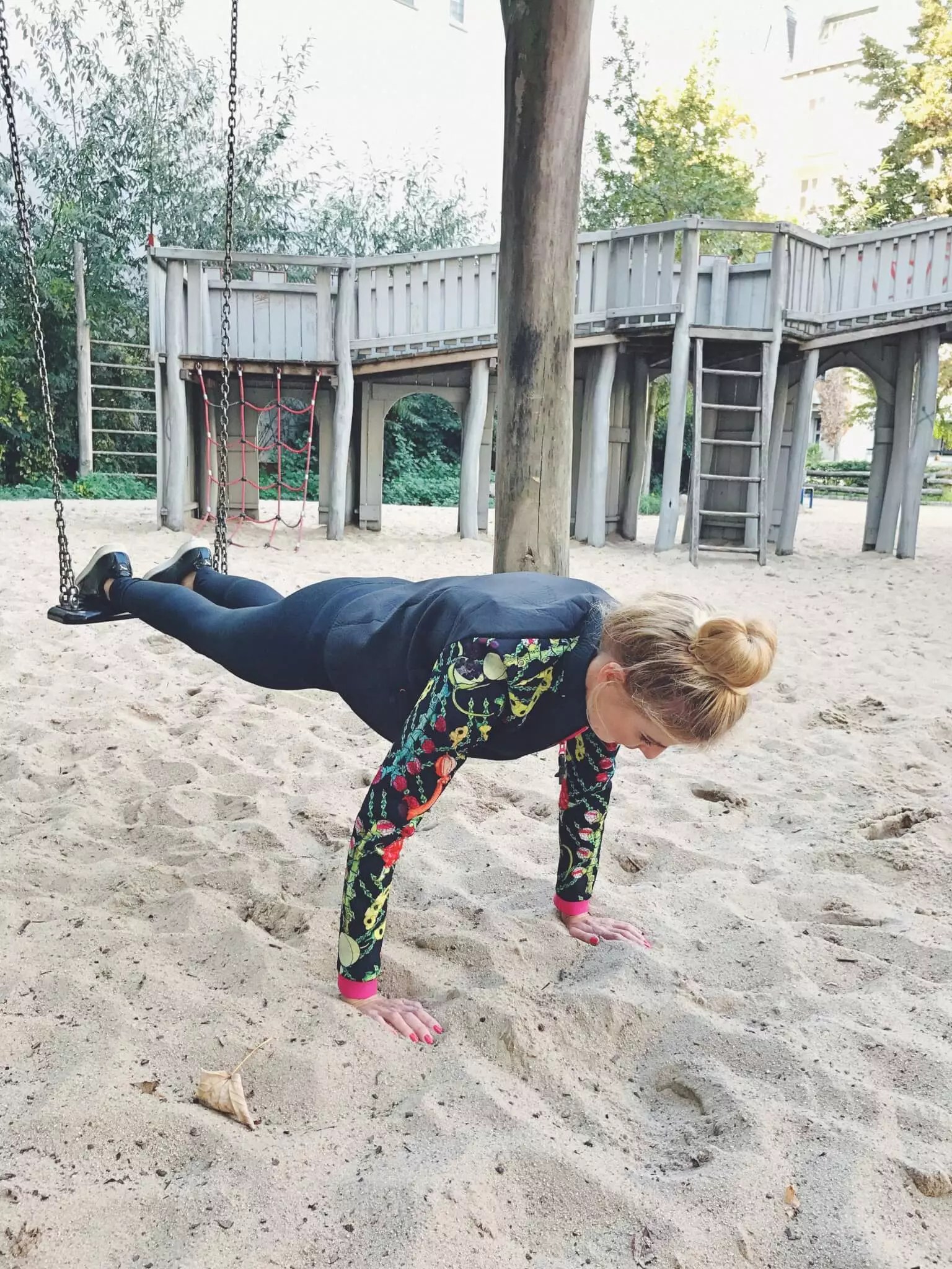 Spielplatz Workout fit werden beim spielen, Playground Sport für Mamas