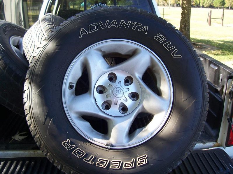 2004 Wheels and tires sell or trade World