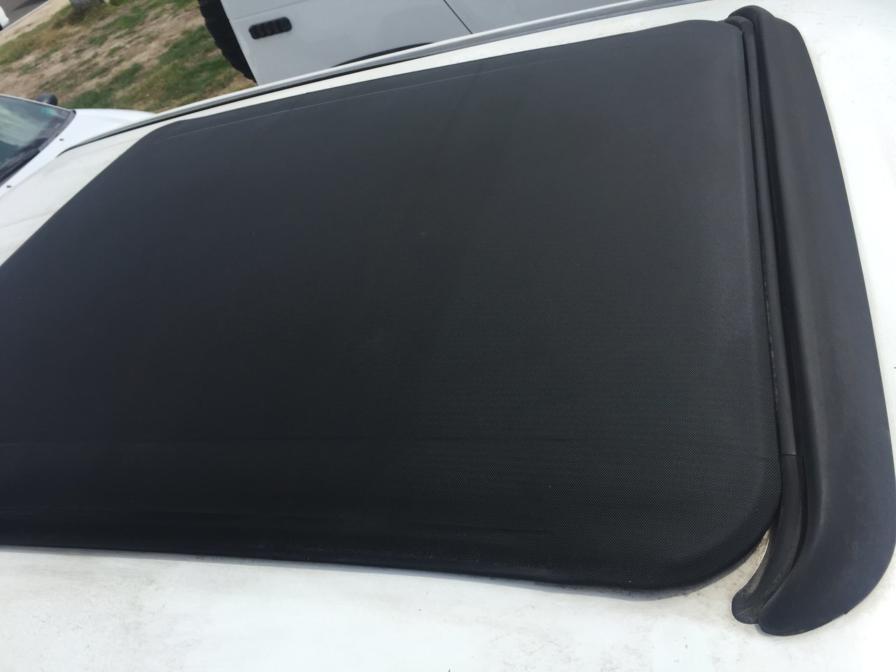 electric sliding ragtop sunroof World