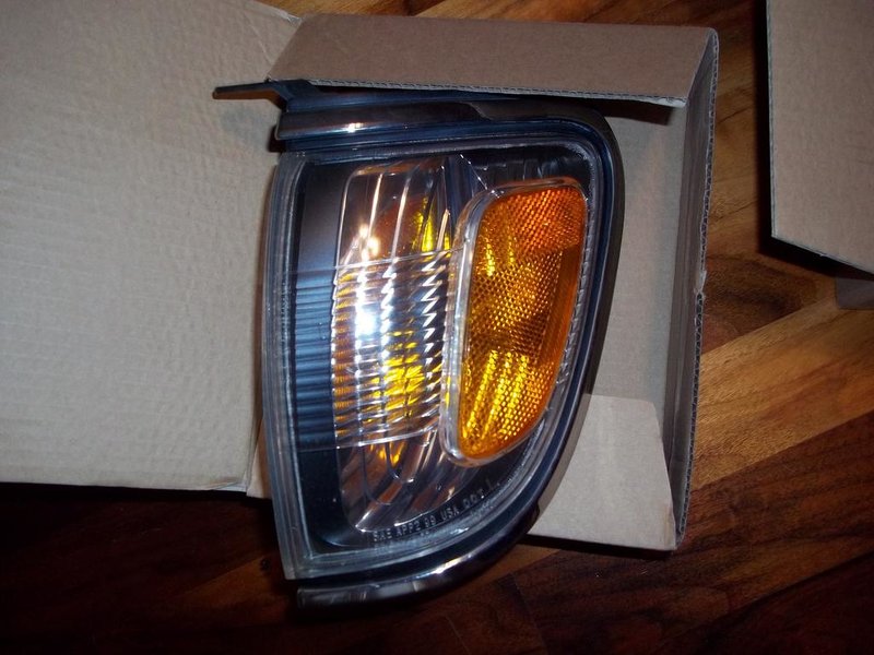 01 headlights, corner lights, & turn signal World