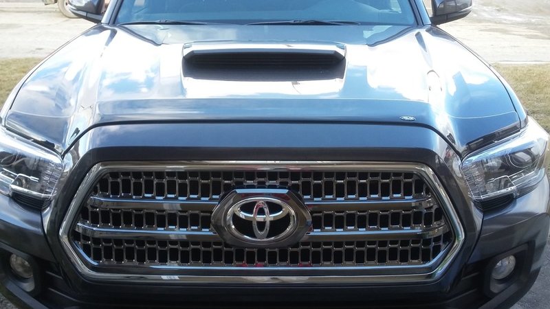 IS there a Bug deflector/ Hood protector thread yet for 3rd gen? Page