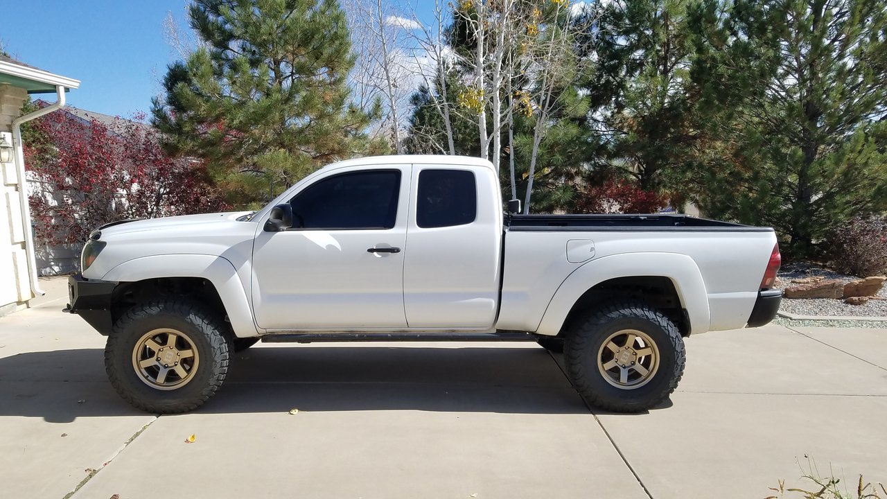 2005 AC 4x4 SR5 V6 AT 14,500 OBO World