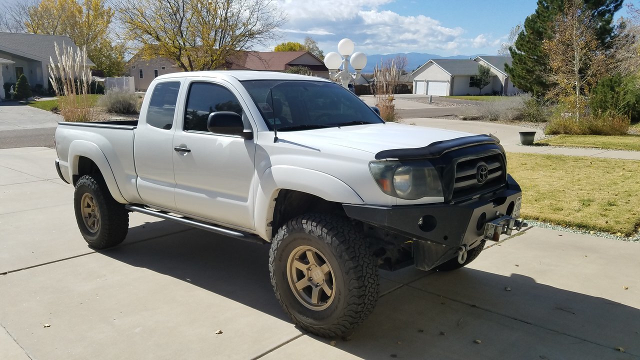 2005 AC 4x4 SR5 V6 AT 14,500 OBO World
