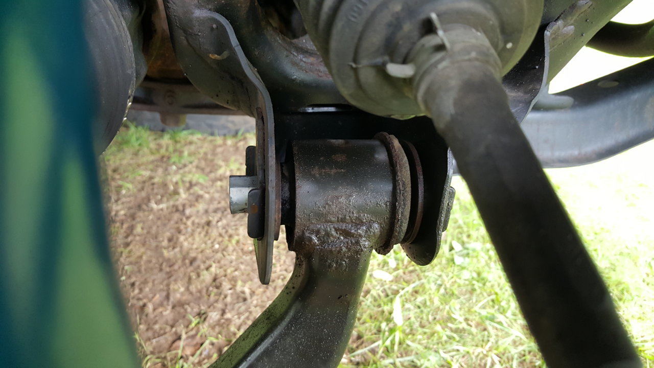 Advice for cutting out a siezed LCA cam bolt World