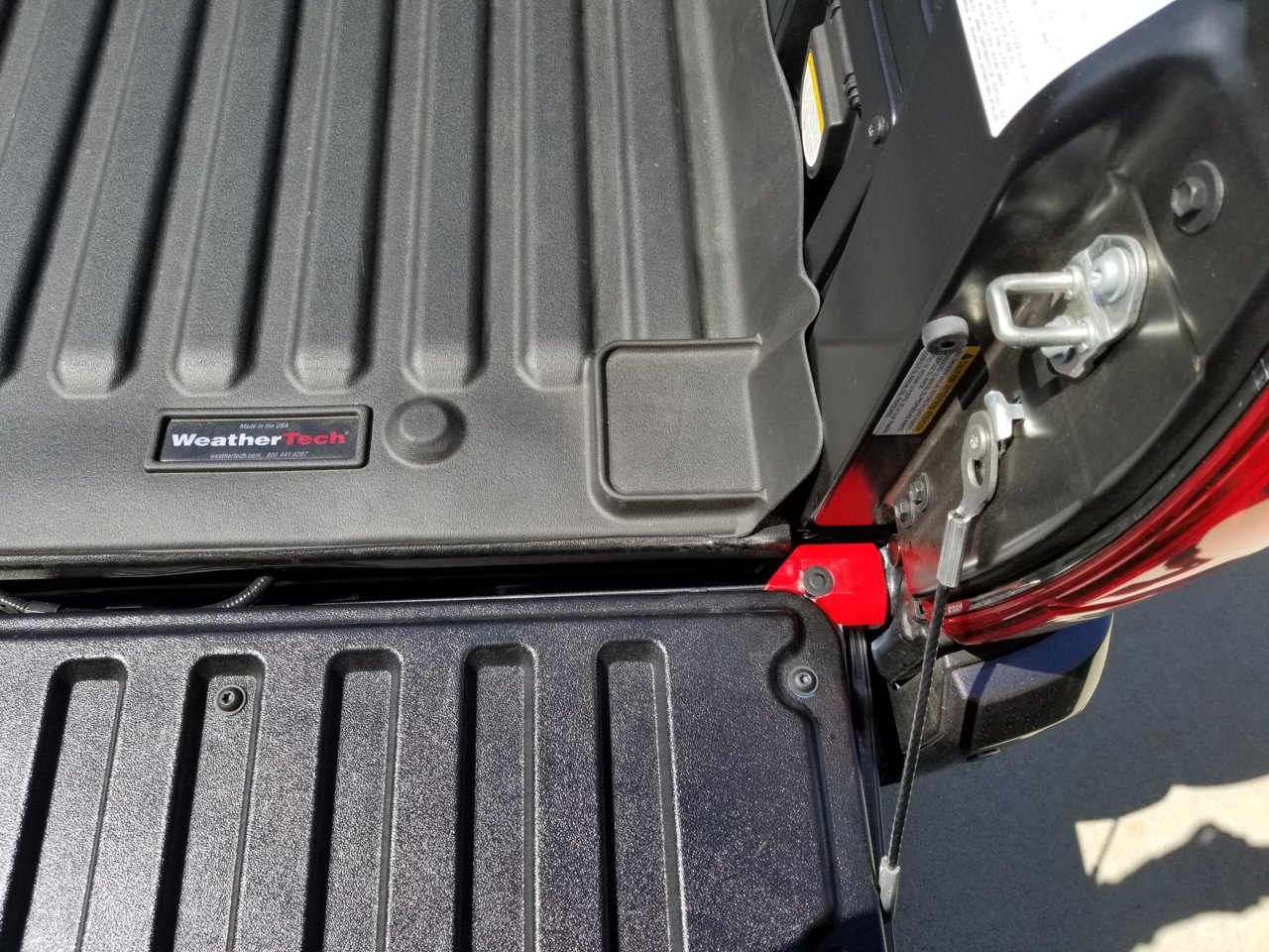 Tailgate lock installed World