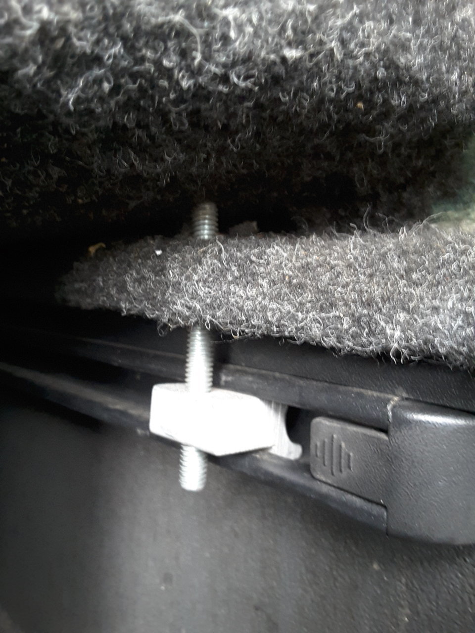 Leonard Camper Shell clamps World