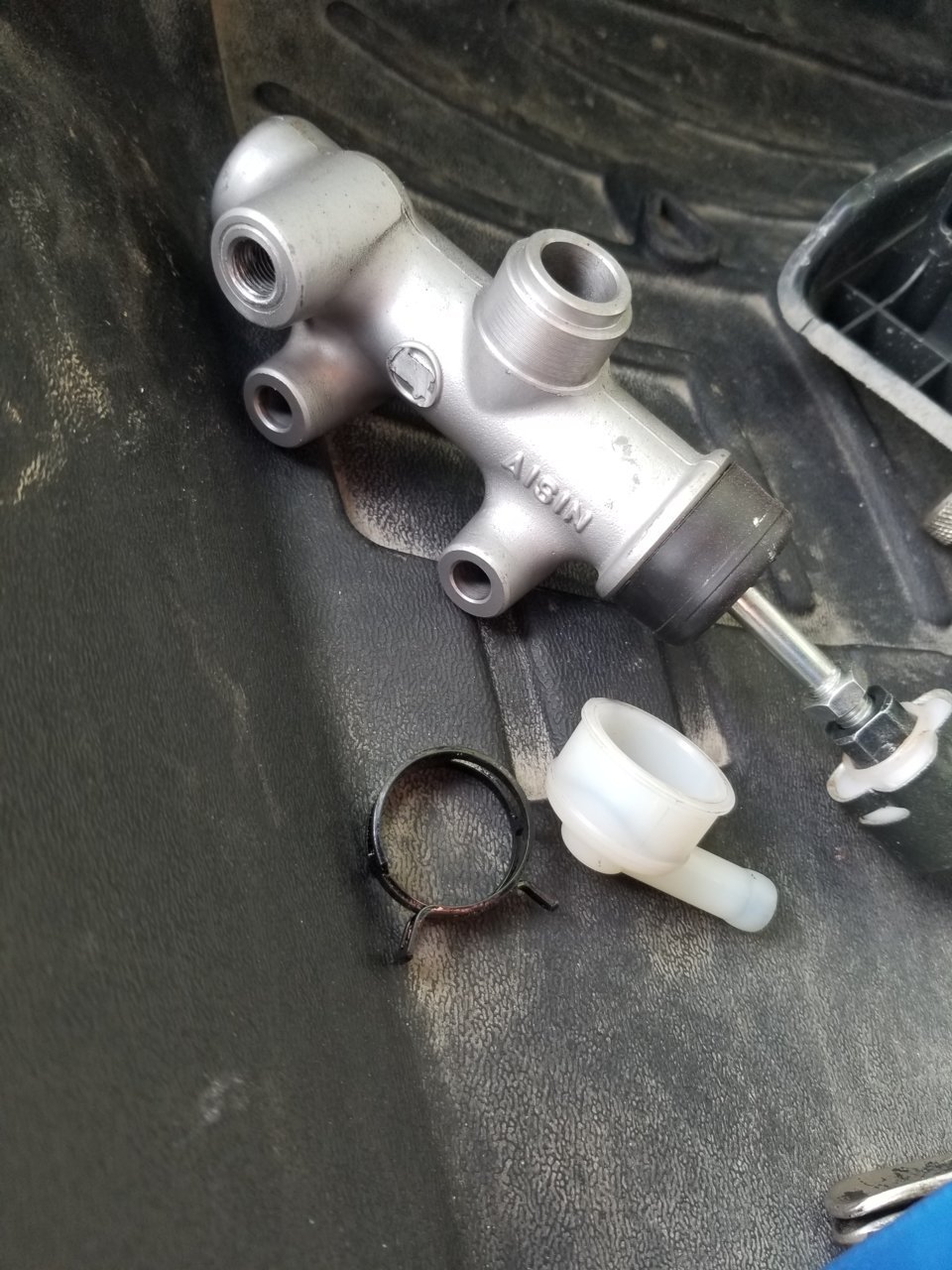 Clutch Master Cylinder help! World