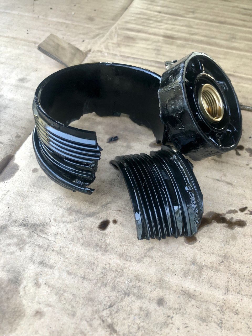 Frozen and mangled oil filtter cap World