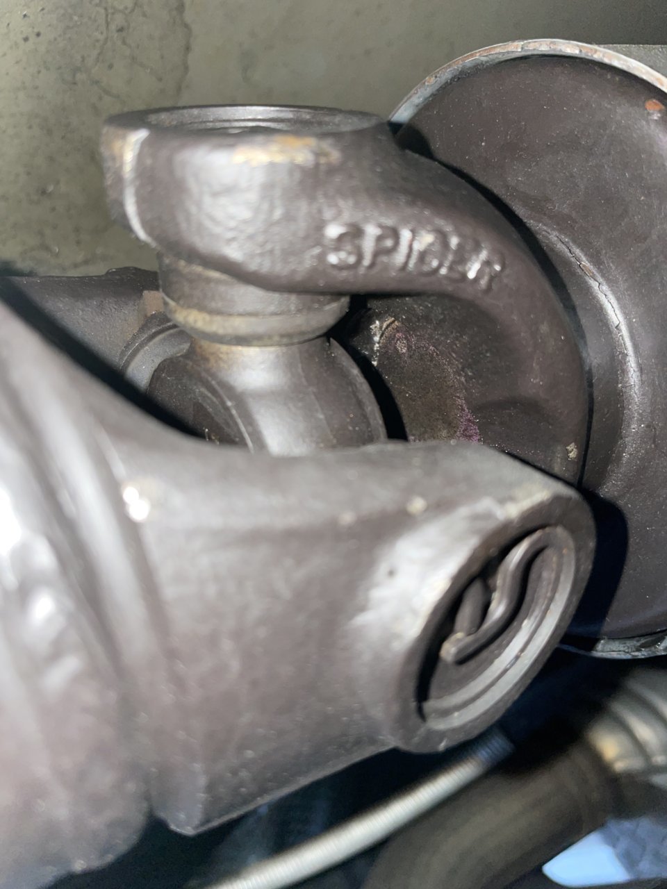 Cracked Driveshaft Yoke and Transmission Fluid Leaking World