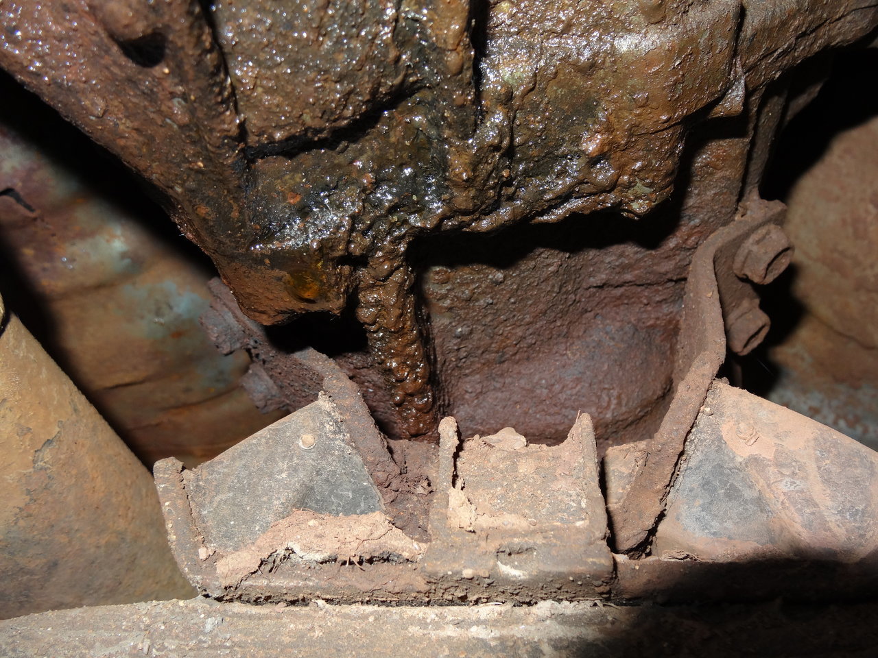 2002 toyota 4x4 transmission mount World