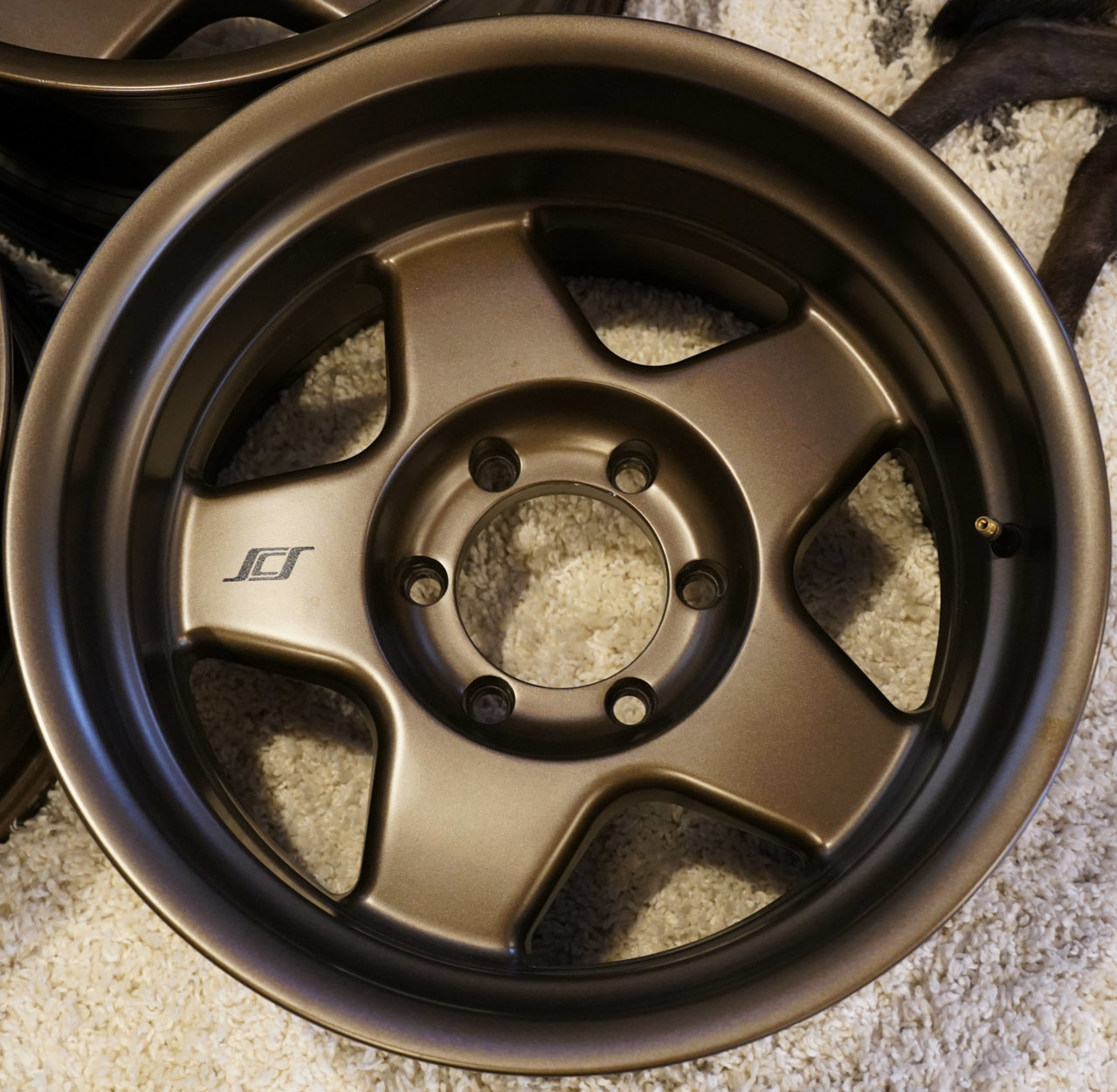 SCS F5 17x9 38mm x5 Dark Bronze + Lug Nuts World