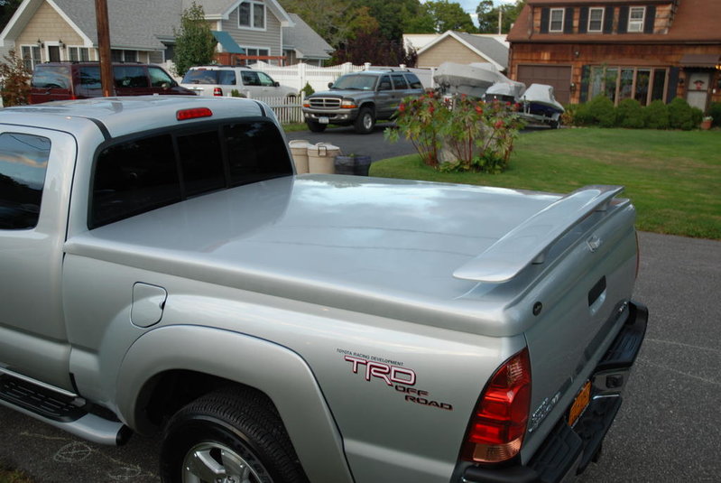 FS Fiberglass Bed/Tonneau Cover 05+ World